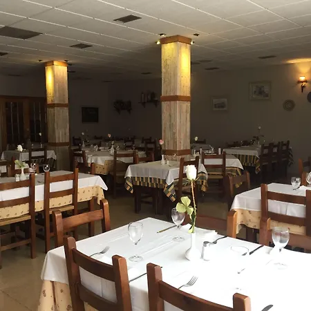 מלון Hotel Castellote 3*
